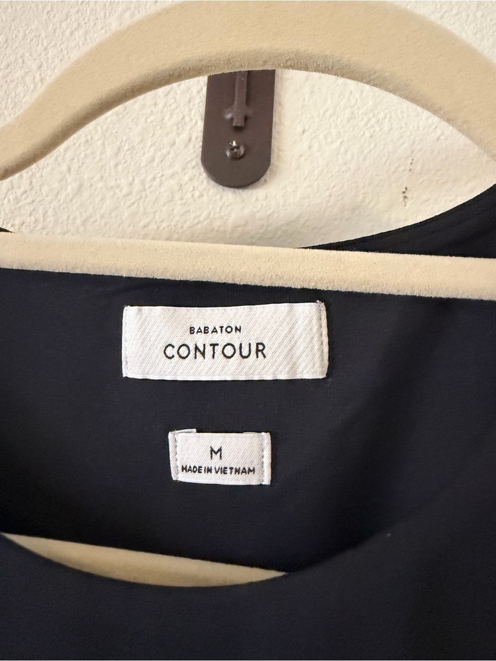 NWT Aritzia Babaton Contour Muscle Tank in Black - Picture 7 of 10